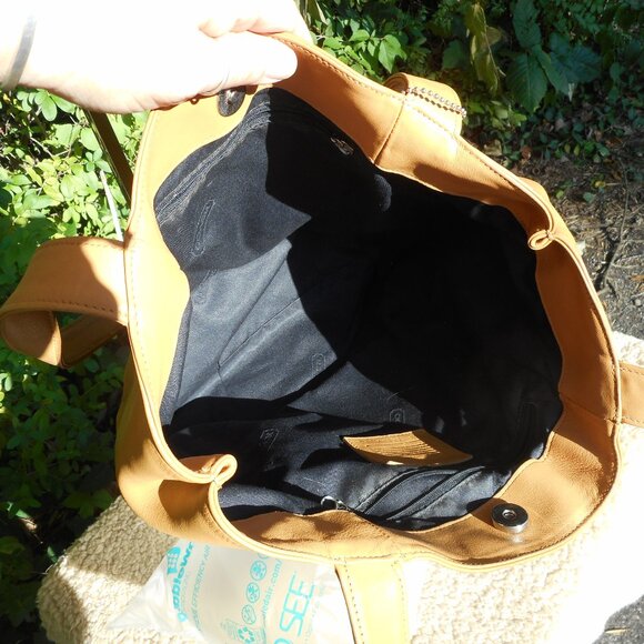 SOLD Coach Lexington Bucket, 4181 in Camel - Picture 7 of 16